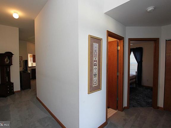 3rd image of 135 Meadow Dr