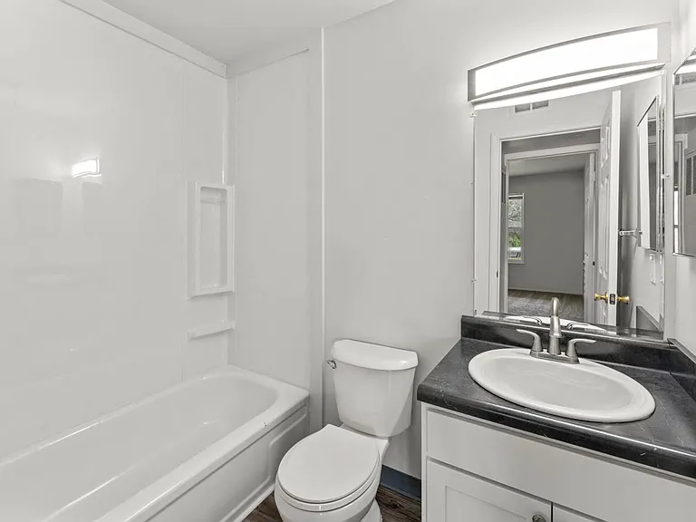 Apple Creek 1 BR 1 Ba