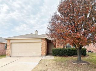 10416 Phantom Hill Rd, Fort Worth, TX 76140