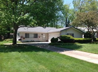 5018 Devon Dr, North Olmsted, OH