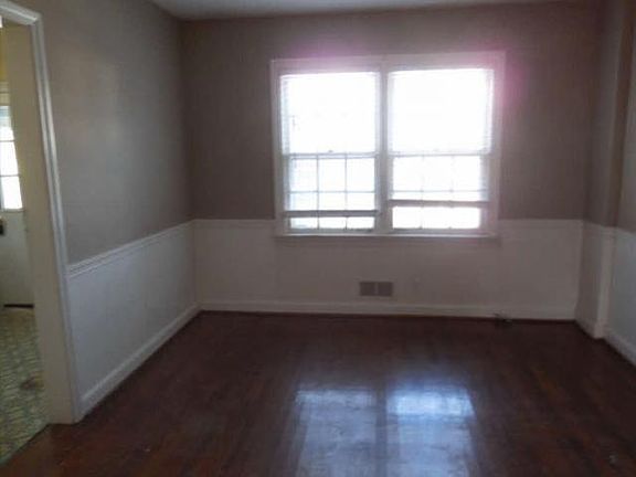 4th image of 1223 S Longacre Blvd