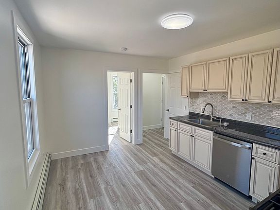 2nd image of 7 Franklin Ave #5