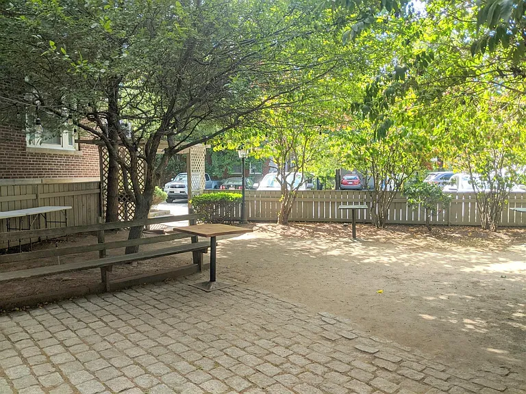 8 Craigie St #3 — Photo 9