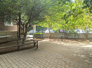 8 Craigie Cir, Cambridge, MA 02138