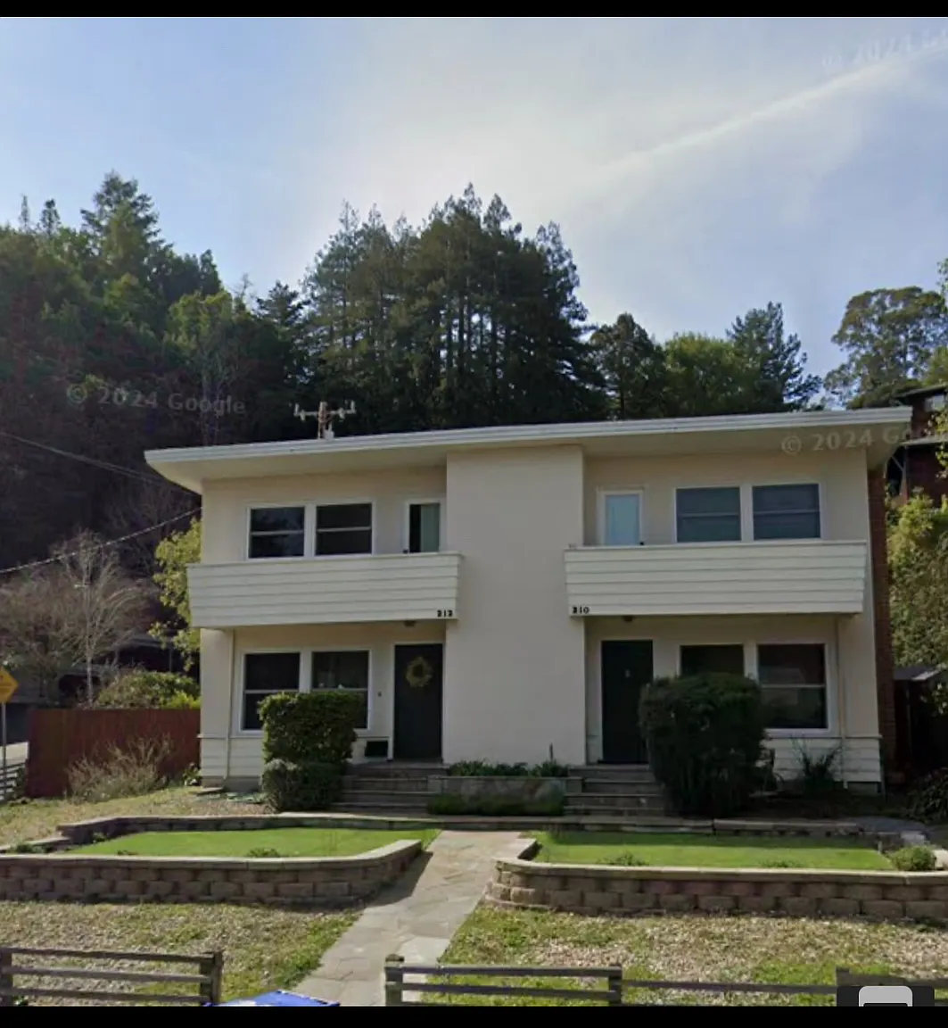 212 Miller Ave photo 1