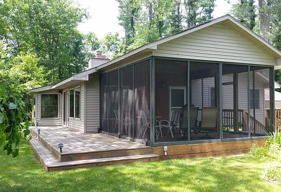 3rd image of 6162 Leonard St