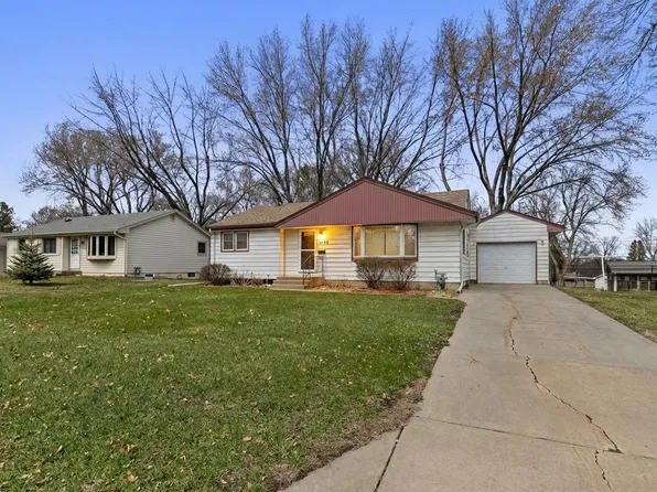 2142 Rice Creek Rd, New Brighton, MN 55112