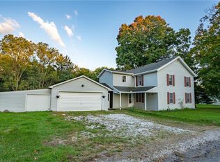 6390 Rock Spring Rd, Ravenna, OH 44266