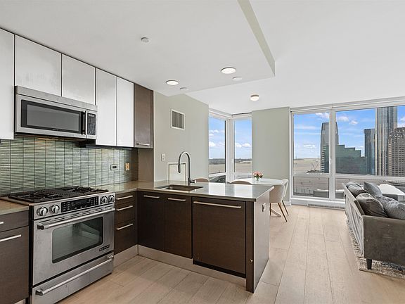 3rd image of 2 2nd St APT 3606