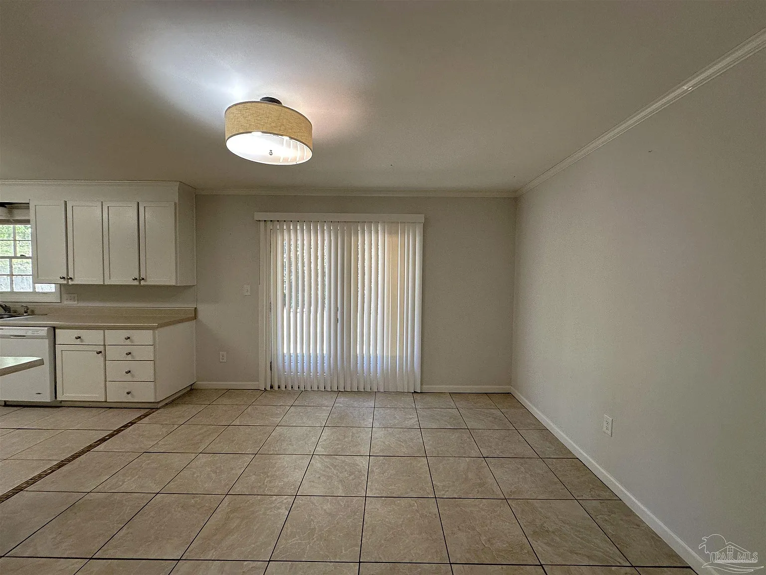 3 bed, 1287 sqft, $1,575 — Photo 4