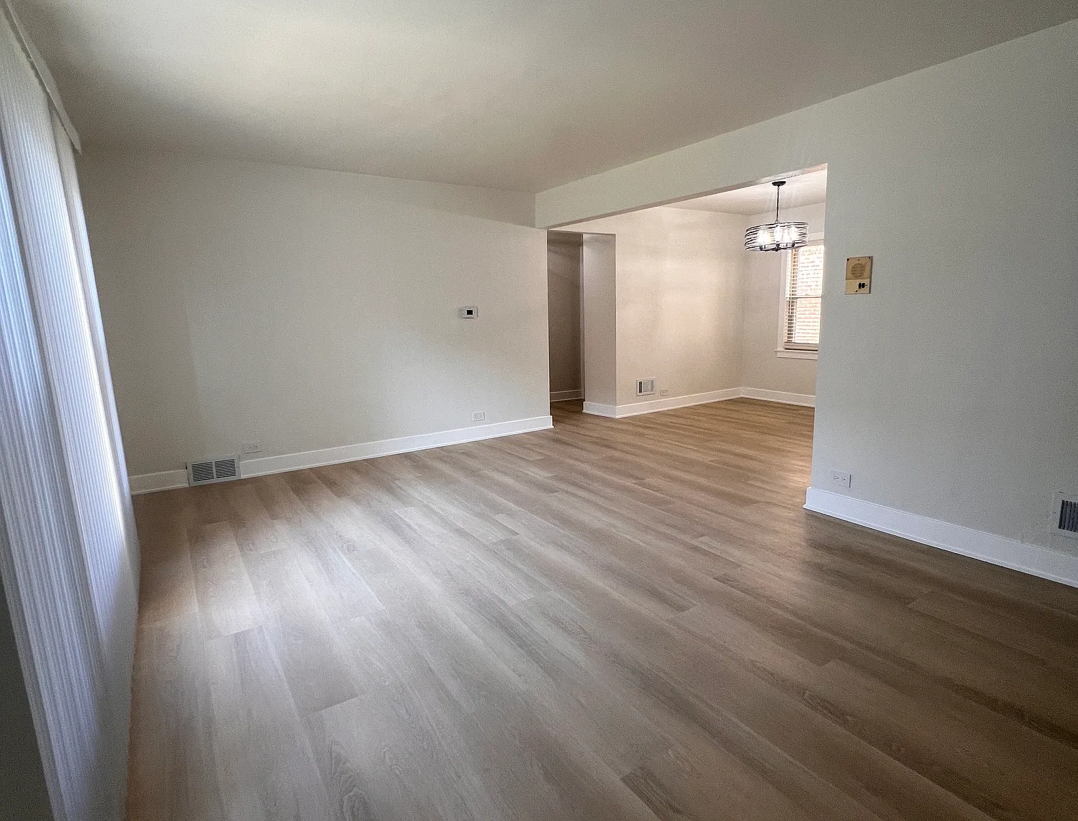 2 bed, 1000 sqft, $1,750 — Photo 2