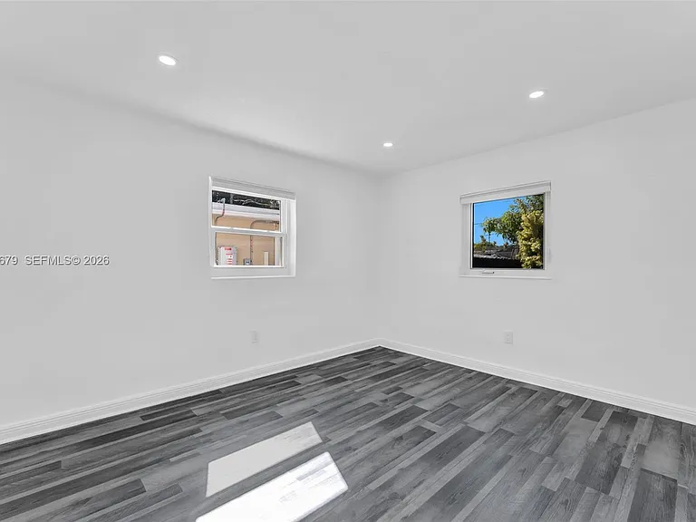 4917 SW 43rd Ter — Photo 18