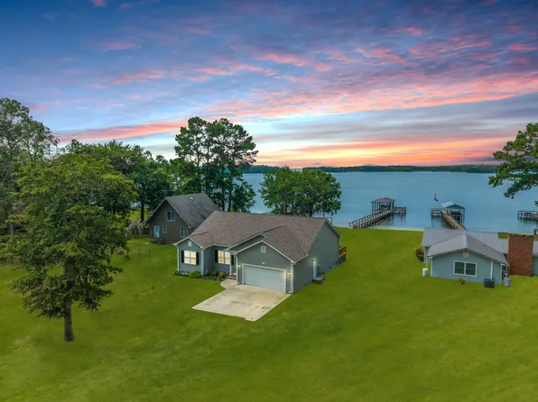 1083 Copperhead Rd, Manning, SC 29102