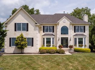 12 Steepleview Ct, Lambertville, NJ 08530