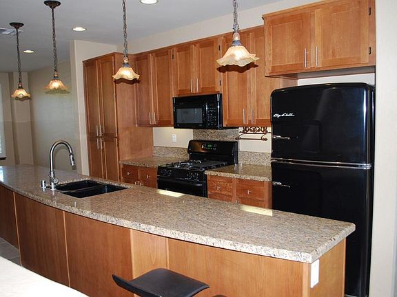 3rd image of 1248 San Elijo Rd