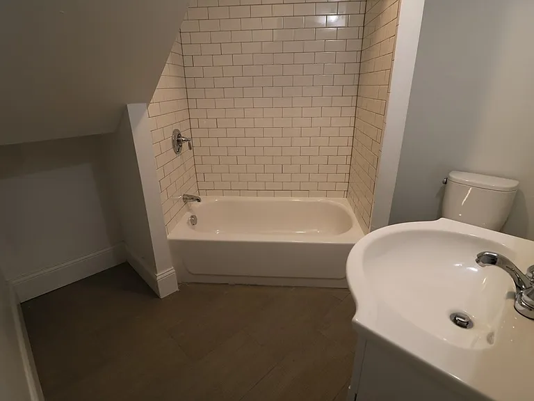 298 Windsor St #2 — Photo 7