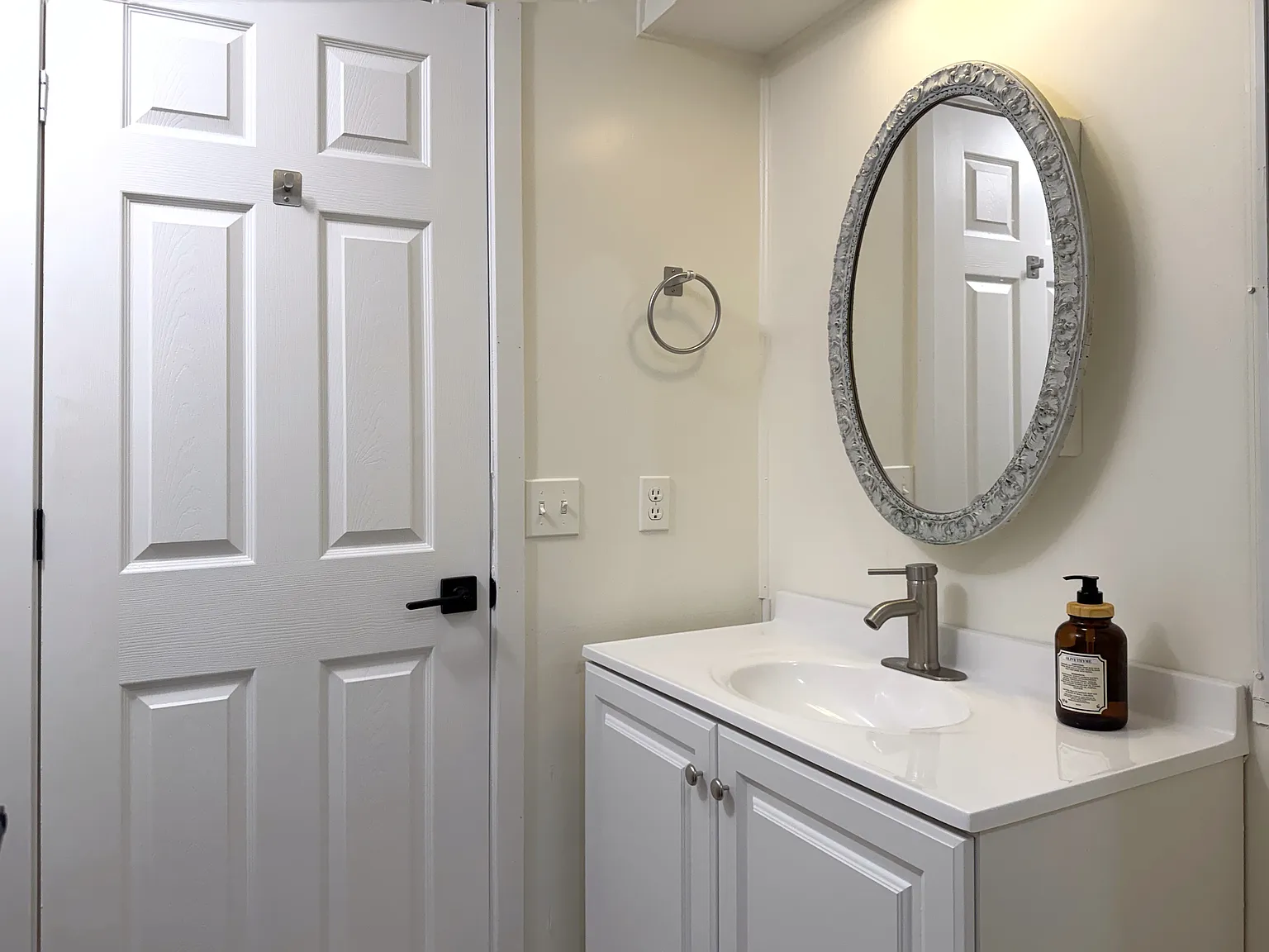 3 bed, 1400 sqft, $2,700 — Photo 3