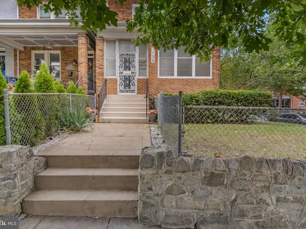 1736 C St NE, Washington, DC 20002