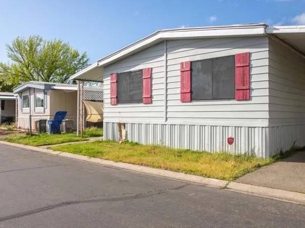 110 Village Cir, Sacramento, CA 95838