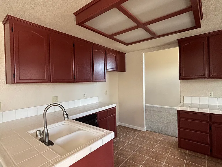 1017 Sun Meadow Dr — Photo 34