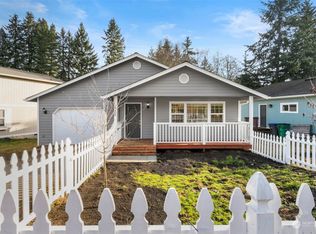 26400 Barrett Rd NE, Kingston, WA 98346