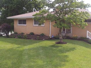 221 Day Dr, Saint Louis, MO 63135