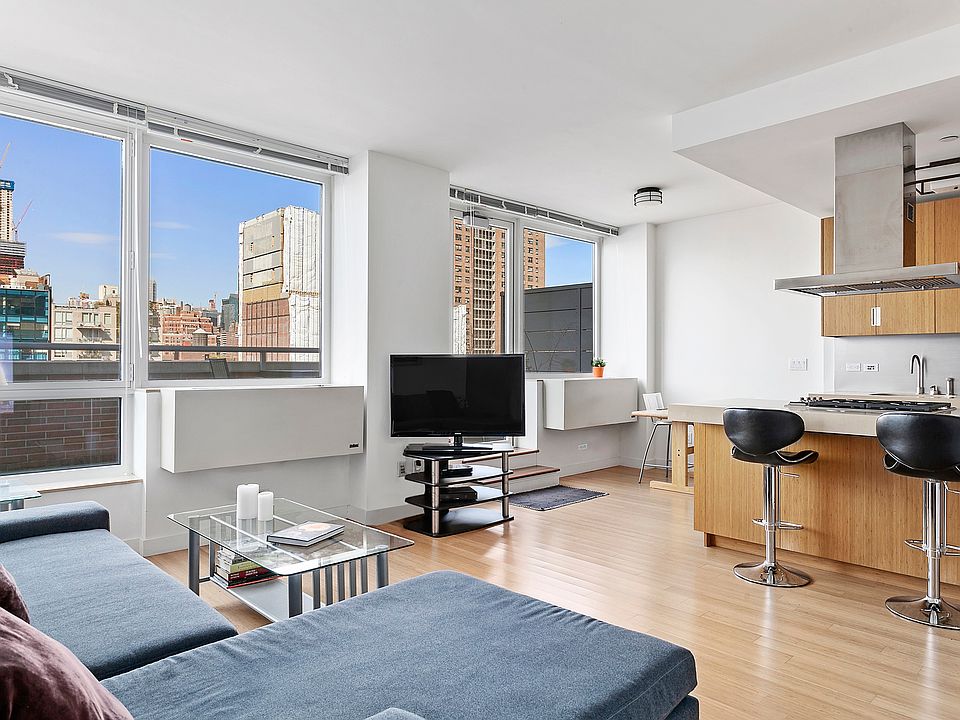 1st image of 450 W 17th St APT 1002