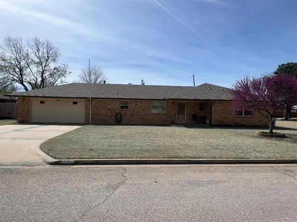 520 Pca Dr, Watonga, OK 73772