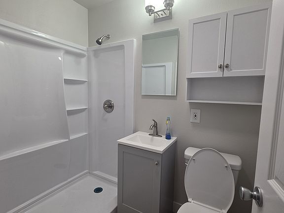 3rd image of 445 Esplanade Ave APT 4