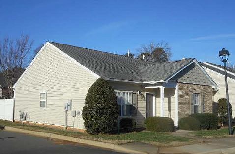 2nd image of 3127 Village Glen Ln