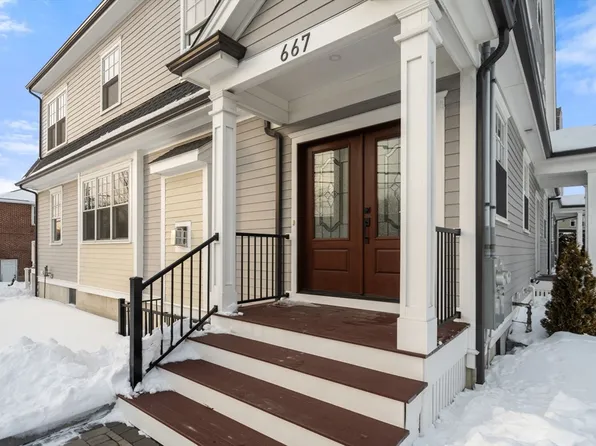 667 Boylston St #667, Newton Center, MA 02459