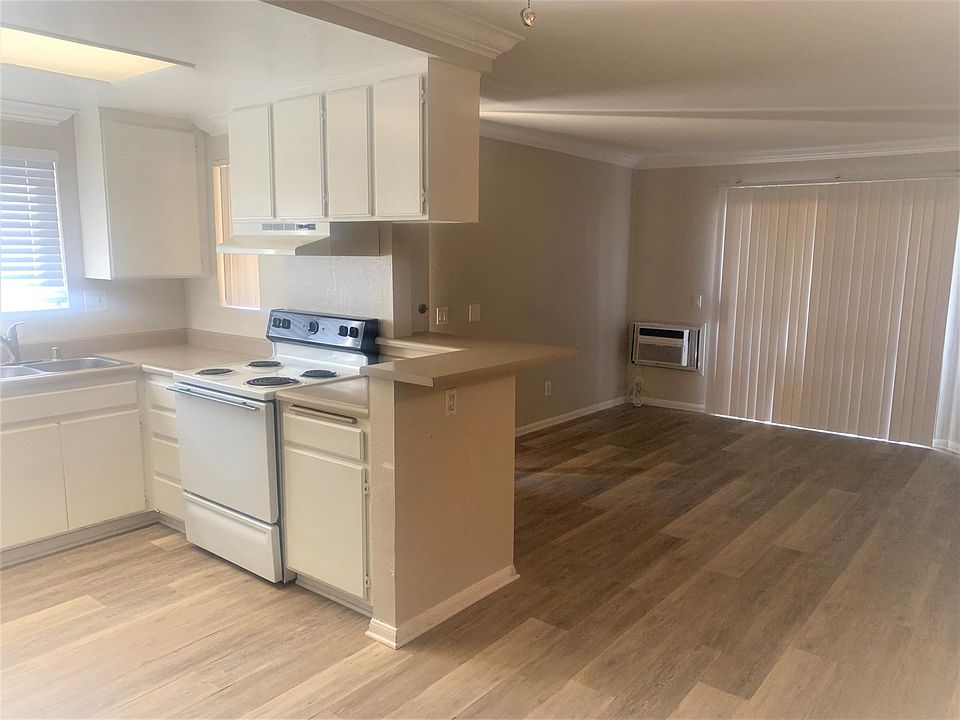 1st image of 206 Woodland Pkwy Unit 128