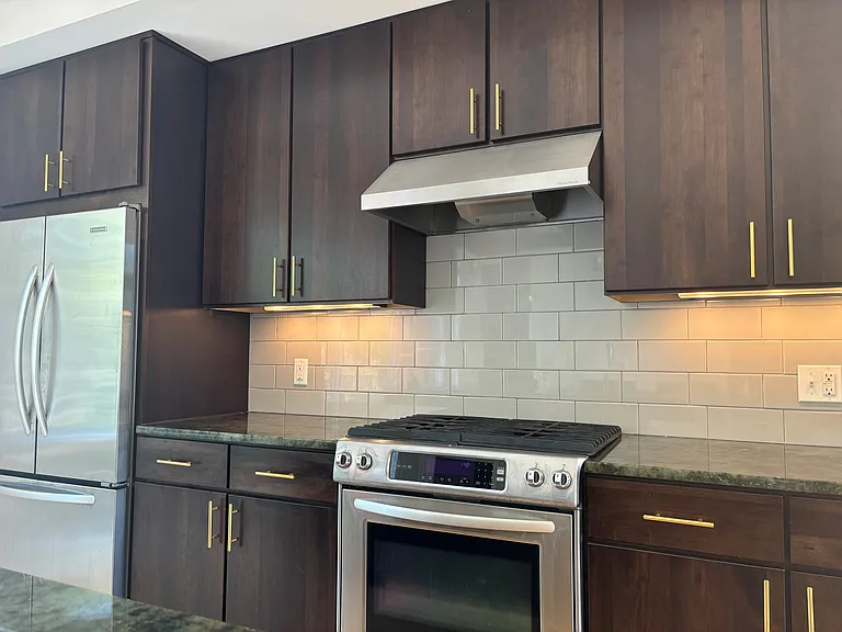 1901 E 119th St #20B — Photo 2