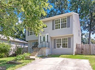 983 10th St, Pasadena, MD 21122
