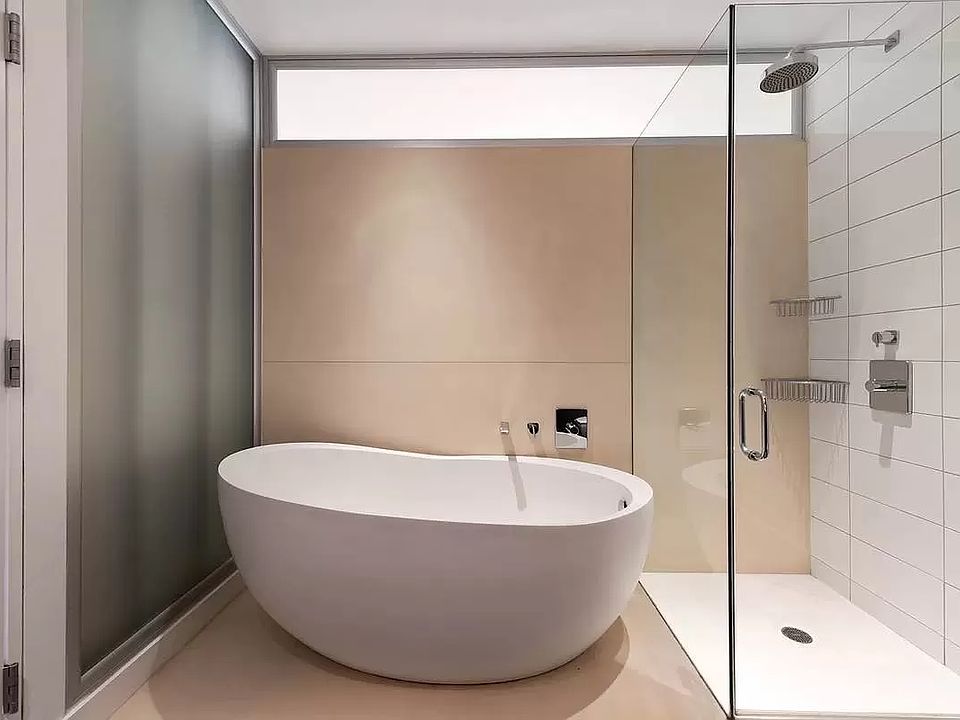 1st image of 650 Avenue Of The Amer #3L