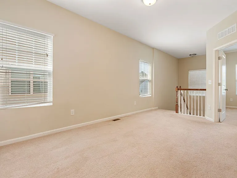 2084 Tanners Mill Dr — Photo 15