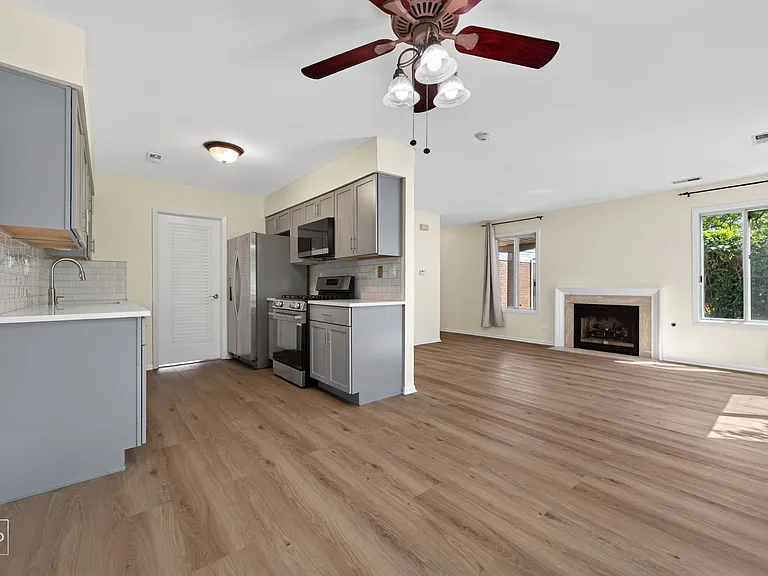 7922 Knottingham Cir #B — Photo 3