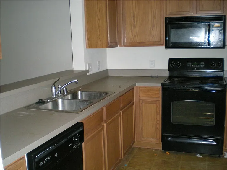 2224 Stonepark Pl — Photo 6