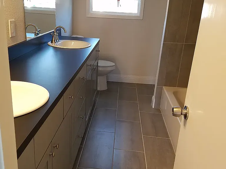 212 Oak Dr E — Photo 7