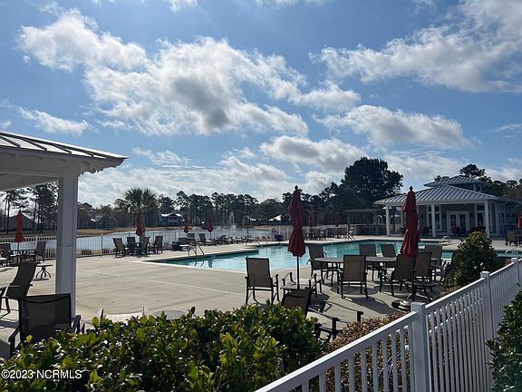 4th image of 3857 Bay Colony Rd NE
