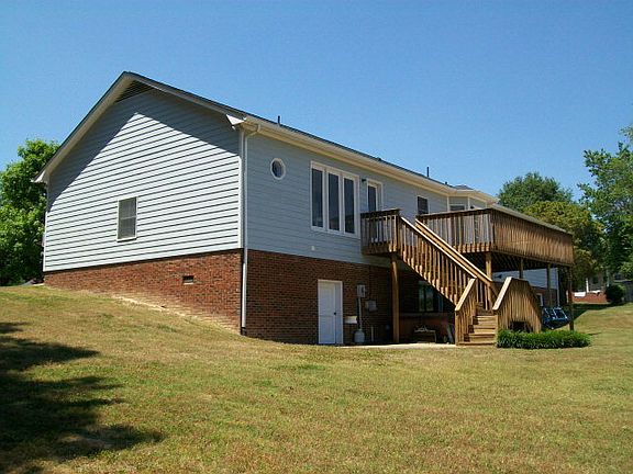 4th image of 926 New Camp Creek Church Rd