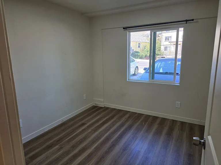 219 Armour Ave — Photo 1