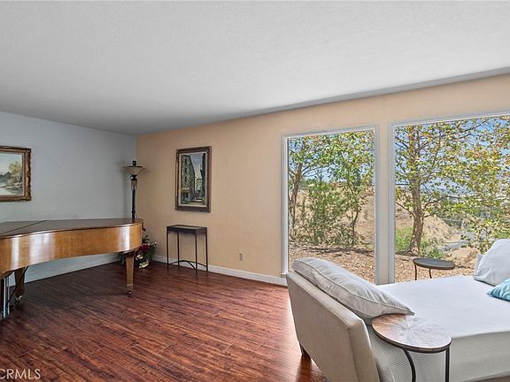 4th image of 23166 Glendora Dr