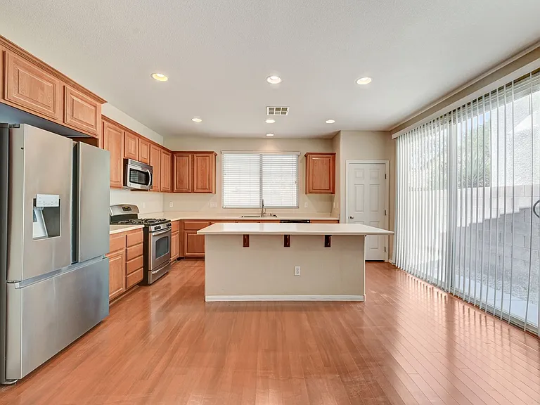 4421 Desert Home Ave — Photo 18