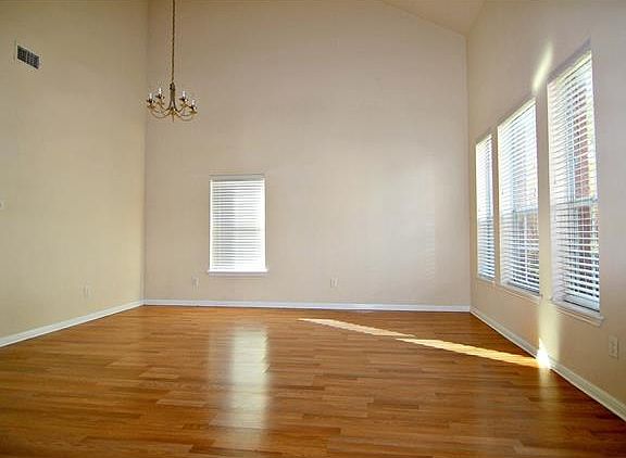 4th image of 2719 Tumbling River Dr