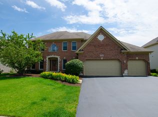 3744 Sunburst Ln, Naperville, IL 60564
