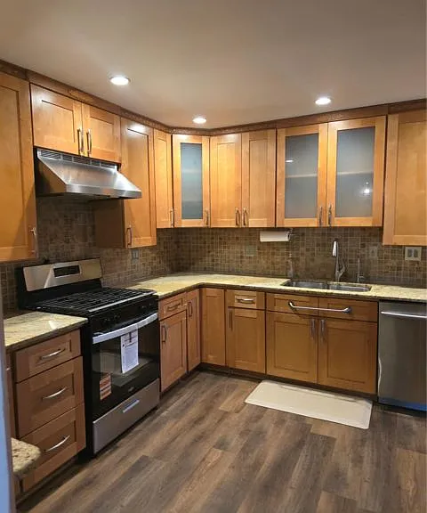 1396 Illinois Ave — Photo 6