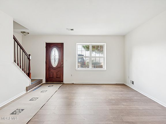 3rd image of 102 Union Avenue