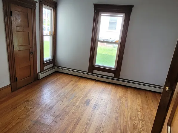 313 Chestnut St APT 1, New Britain, CT 06051