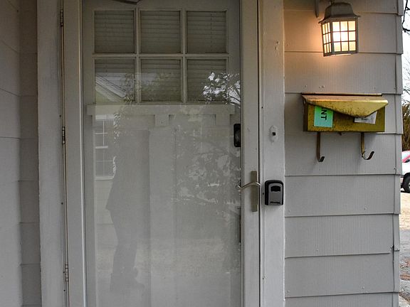 5th image of 1210 NW Parkview Blvd